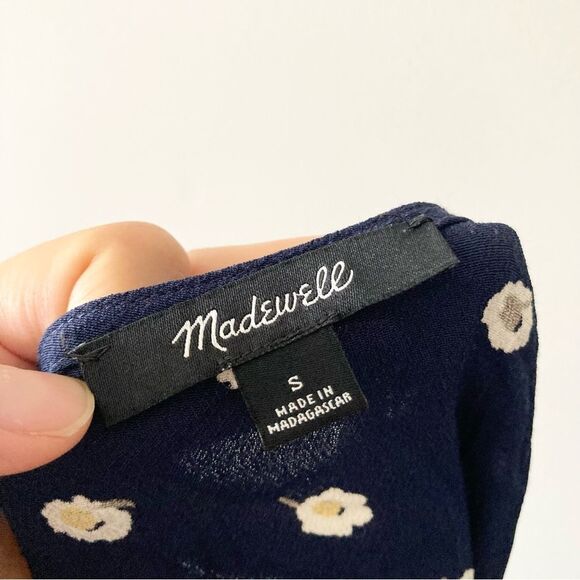 Madewell Rhyme Top in Daisy Dots - Picture 4 of 7